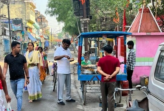 Ias-dr-s-siddharth-was-seen-buying-vegetables-on-the-streets