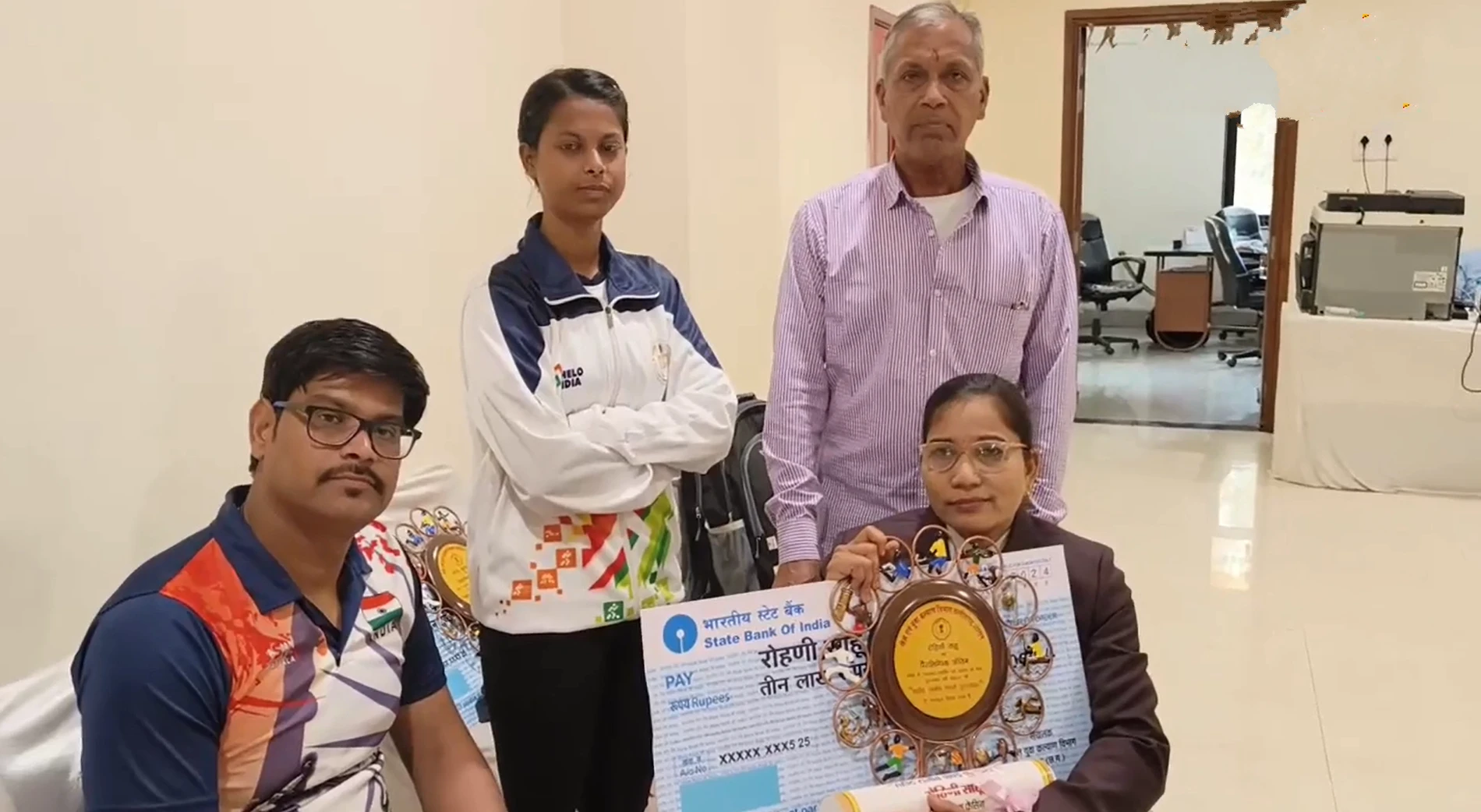 Chhattisgarh's Paralympics Star Rohini Receives Check and Prestigious Award