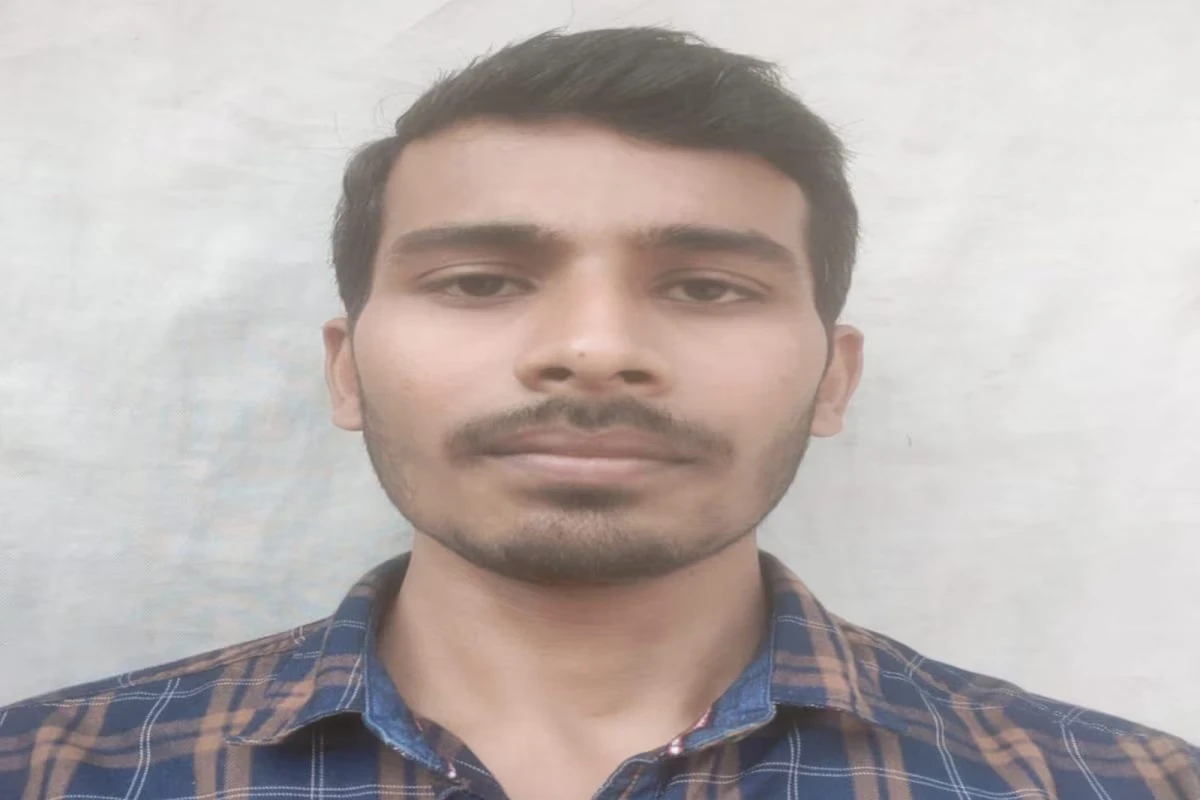 Shambhu from Araria, Bihar, passed Patna High's Assistant Section Officer exam